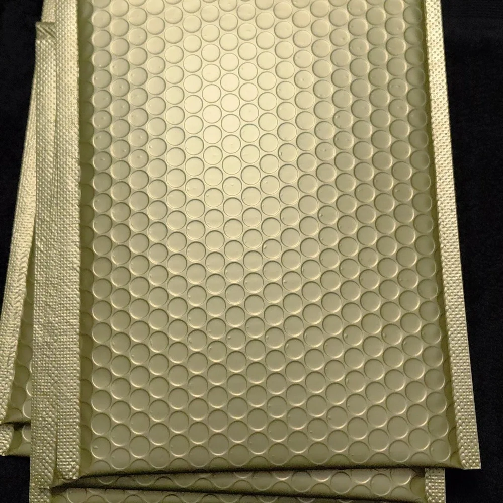 🦋LAST ONE: 15ct. Bubble Mailers 9x11 Polka Dots 6.5x10 Silver/Gold PRICE FIRM - Picture 7 of 8